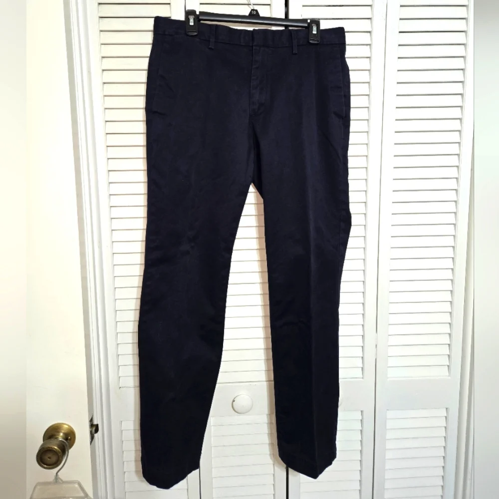 Banana Republic Men's 33 X 32 Aiden Chino Navy Pants